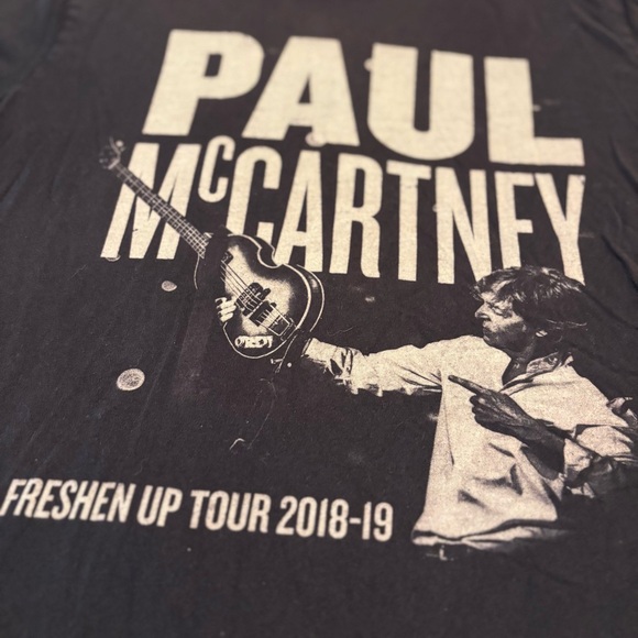 Paul McCartney Freshen Up Tour 2018–19 Black Concert T-Shirt - Picture 4 of 7